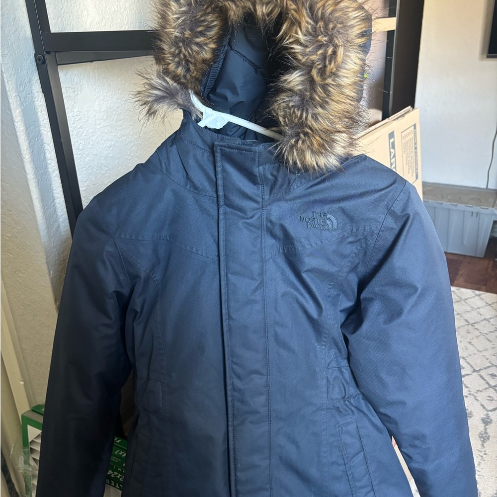 The North Face Girl’s Navy Parka Jacket with Faux Fur Hood